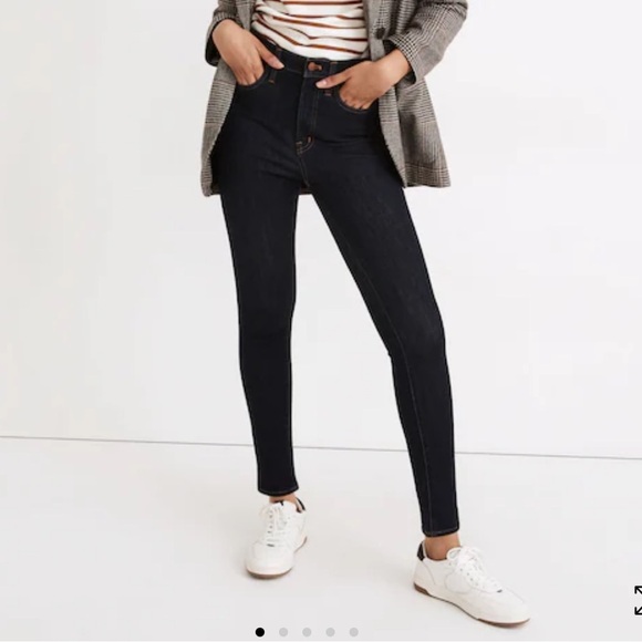 Madewell Petite 10" High-Rise Roadtripper Supersoft Jeggings in Rinse Wash - Picture 6 of 11